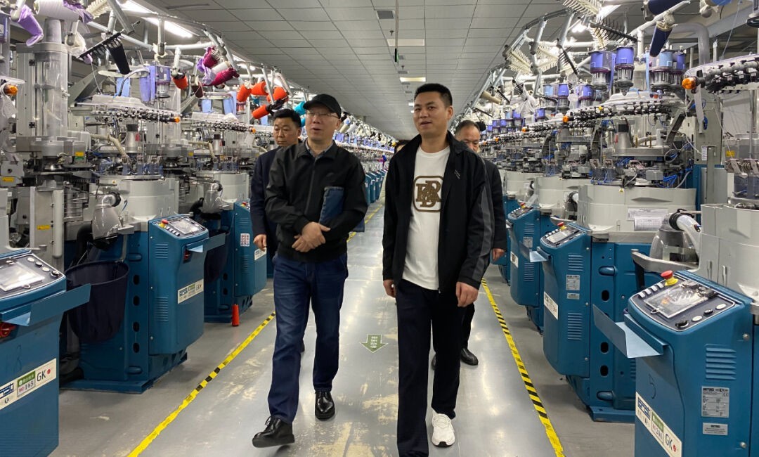中國紡織工業(yè)企業(yè)管理協(xié)會(紡織企業(yè)家協(xié)會) 副會長兼秘書長朱國學蒞臨湖北棉伙棉伴智能襪業(yè)考察調研